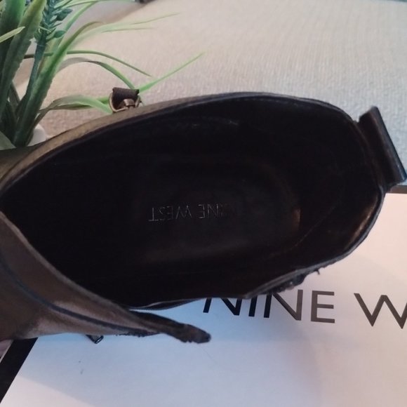 Nine West Ankle Boots size 9M - Picture 4 of 6